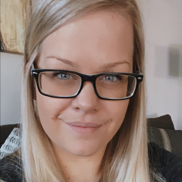 Meet your Posher, Kristen - Picture 1 of 1